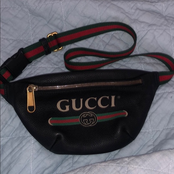 Gucci Handbags - Gucci fanny pack